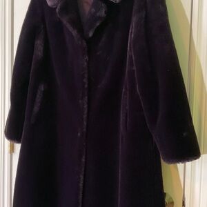 Vintage Beta’s Choice Dark Purple Women's Coat With Faux Fur Size Medium